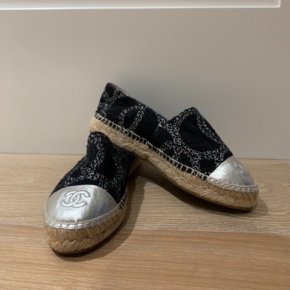 Chanel Espadrille 36 Embroidered Leather Cap Toe Cc Flats - size 36 - Picture 1 of 5